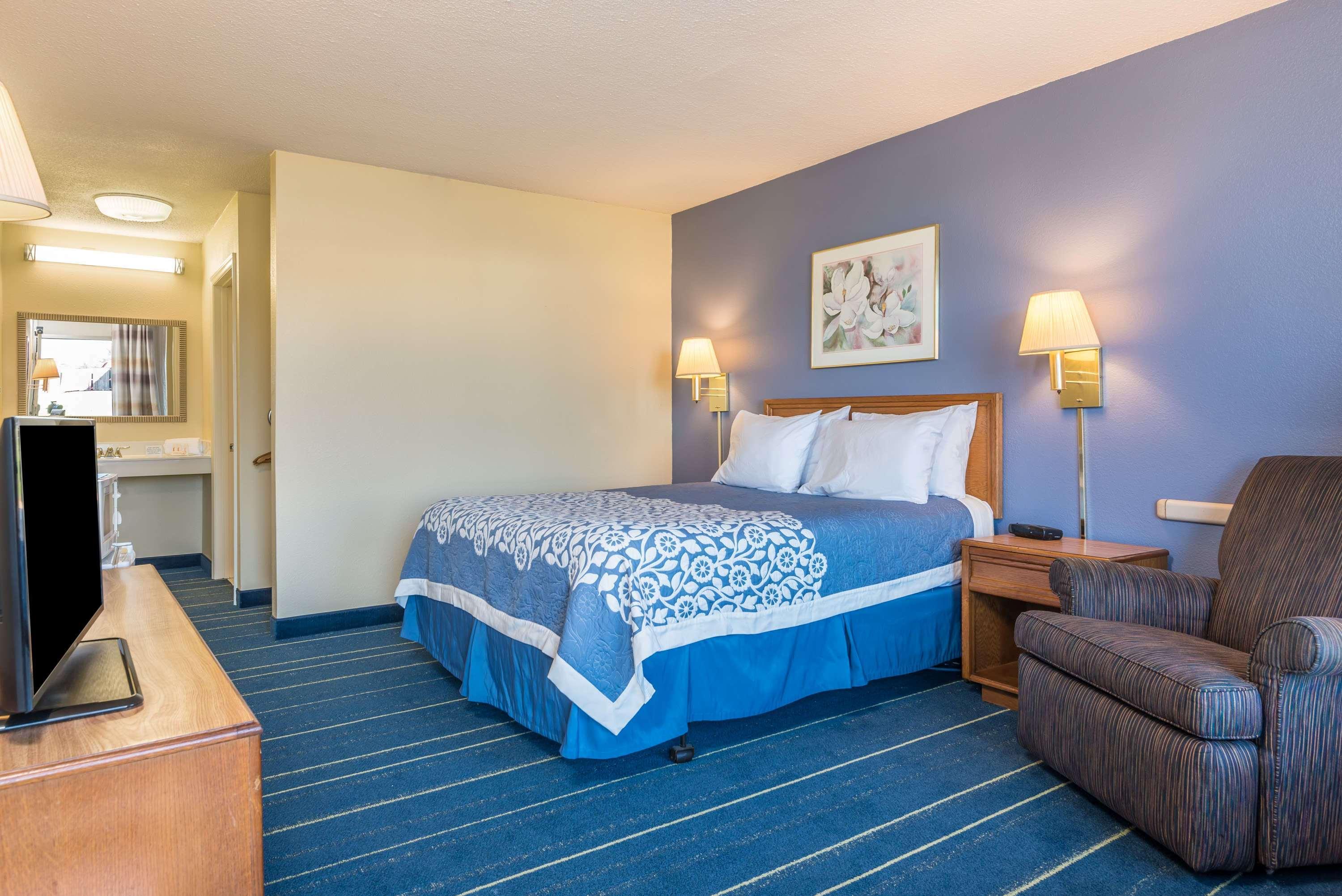 Days Inn By Wyndham South Hill Exteriér fotografie