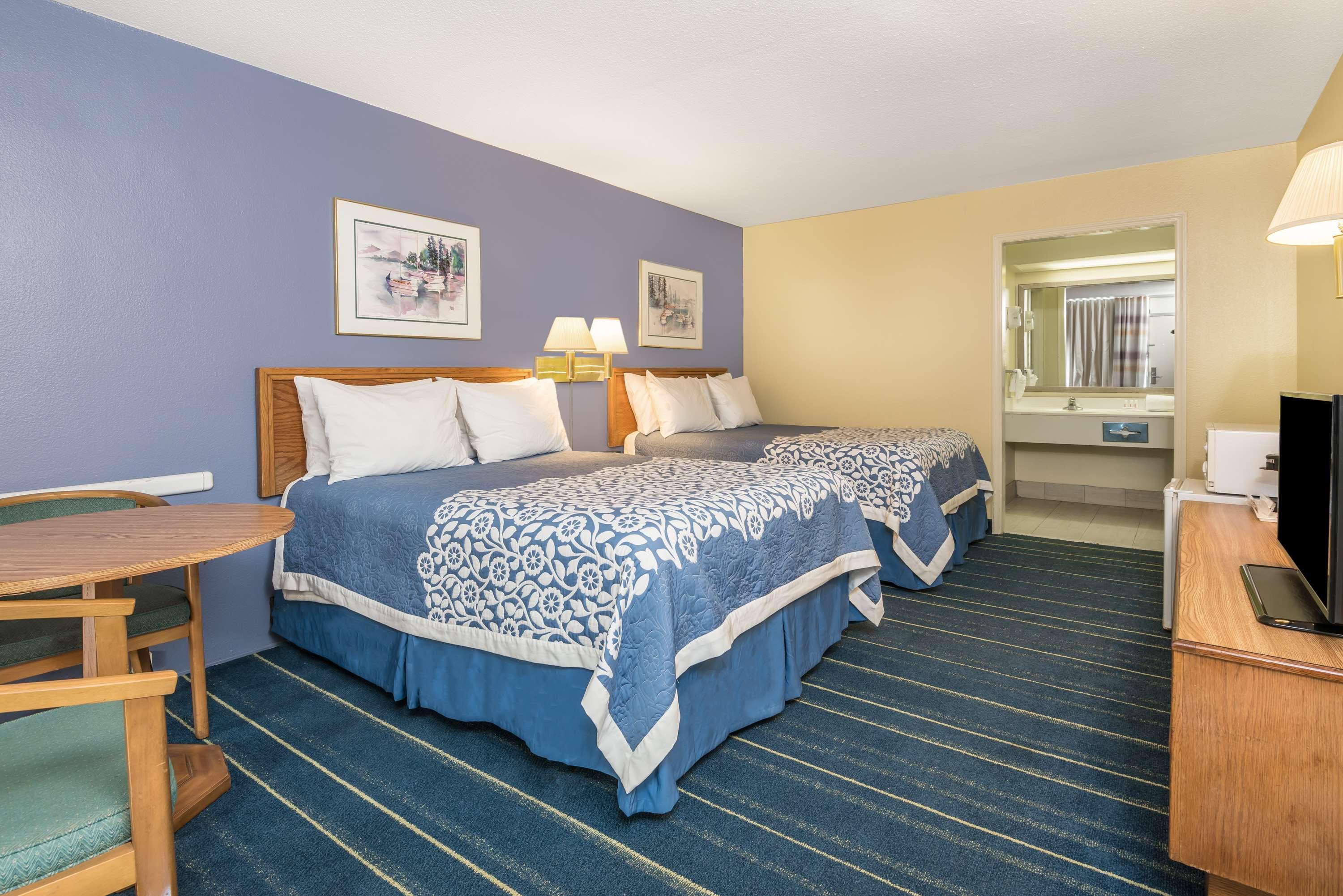Days Inn By Wyndham South Hill Exteriér fotografie