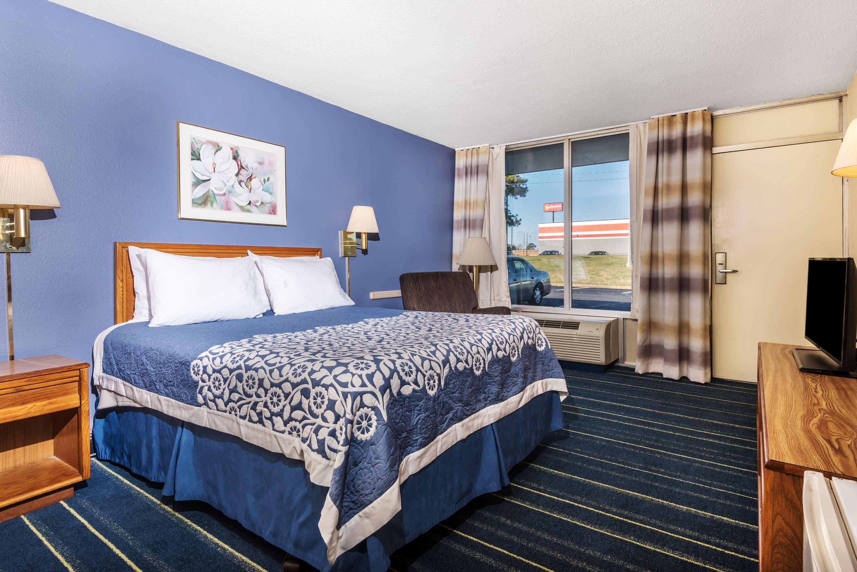 Days Inn By Wyndham South Hill Exteriér fotografie